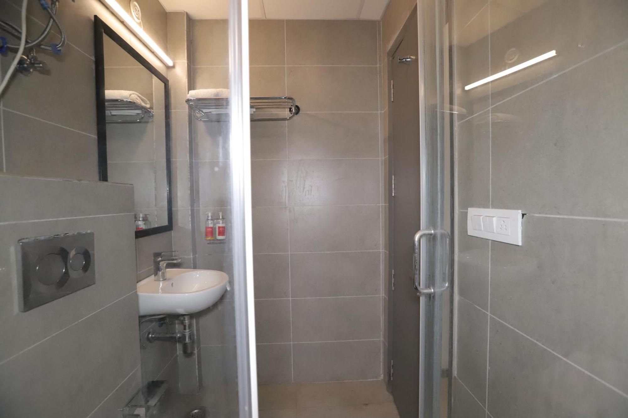 Qotel Hotel Ip Residency East Delhi Preet Vihar Nowe Delhi Zewnętrze zdjęcie