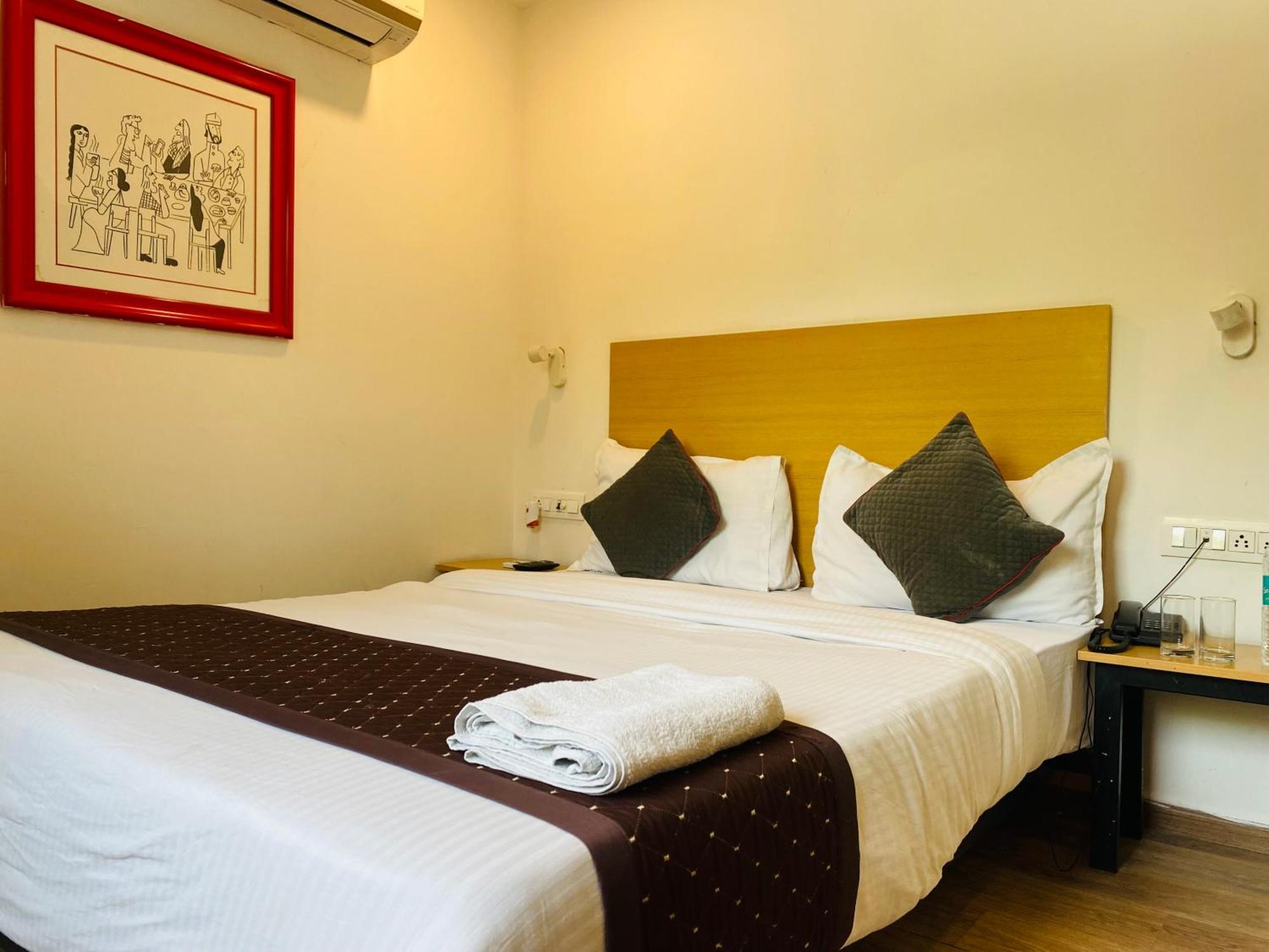 Qotel Hotel Ip Residency East Delhi Preet Vihar Nowe Delhi Zewnętrze zdjęcie